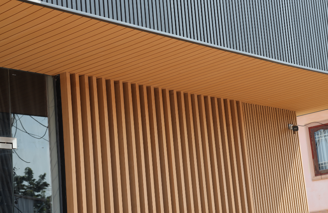 What are the Choices for Slatted Cladding Colours?