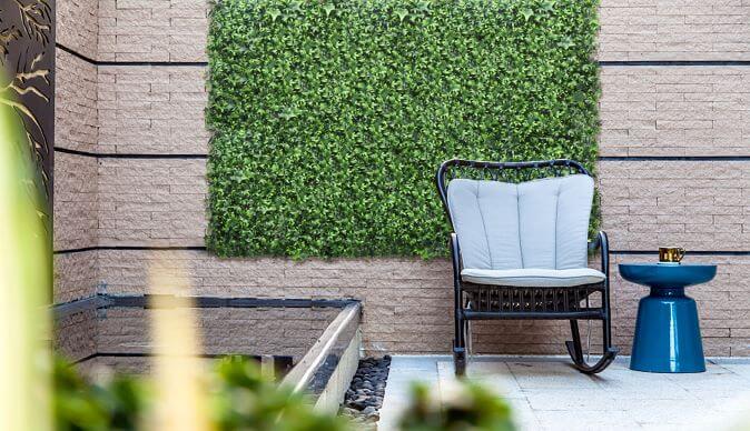 A Complete Guide to Outdoor Feature Walls